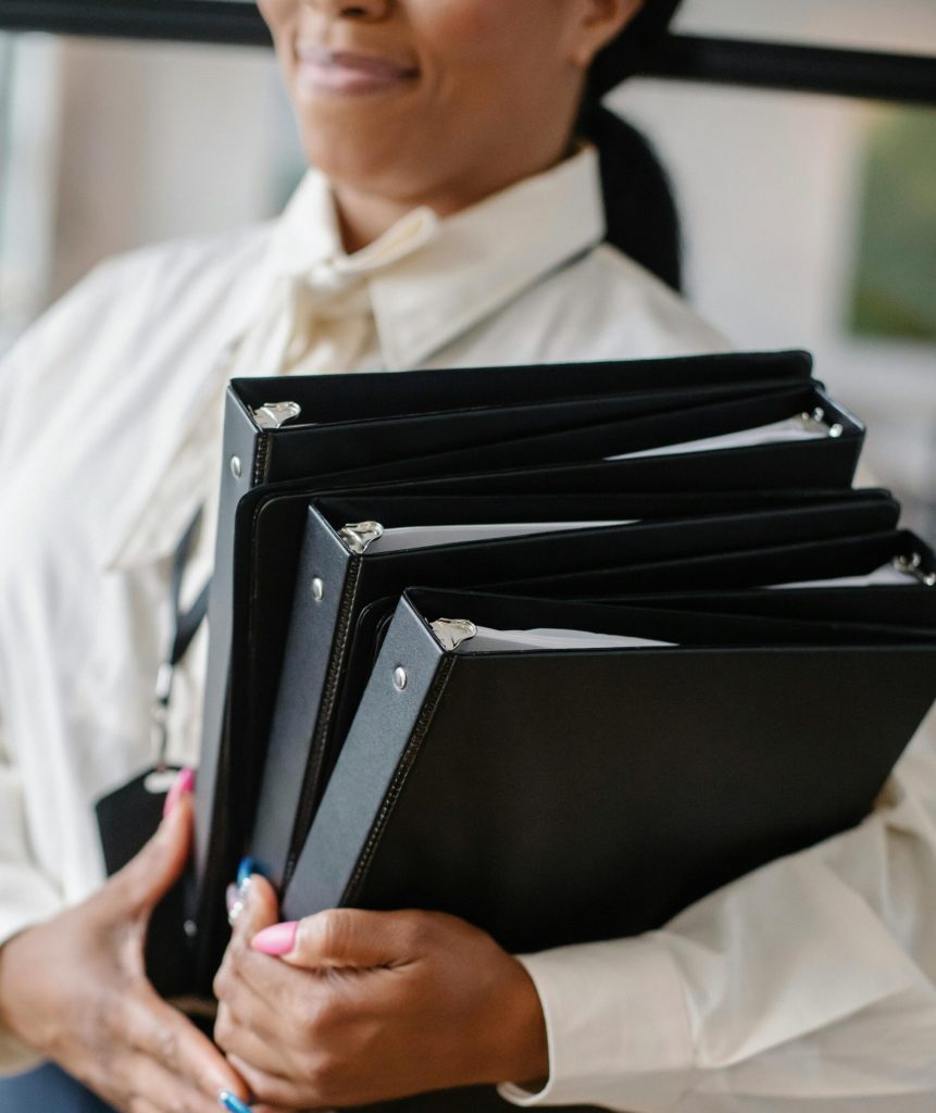 pexels-sora-shimazaki-5668873